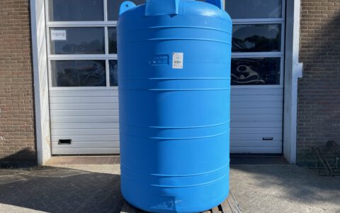 Verticale 3000 liter watertank