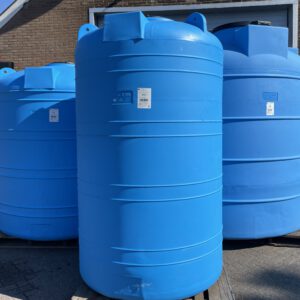 Verticale watertanks.