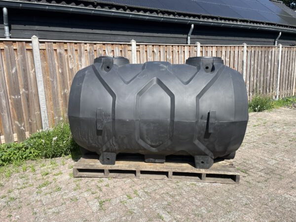 Rototec 3000 liter septic tank